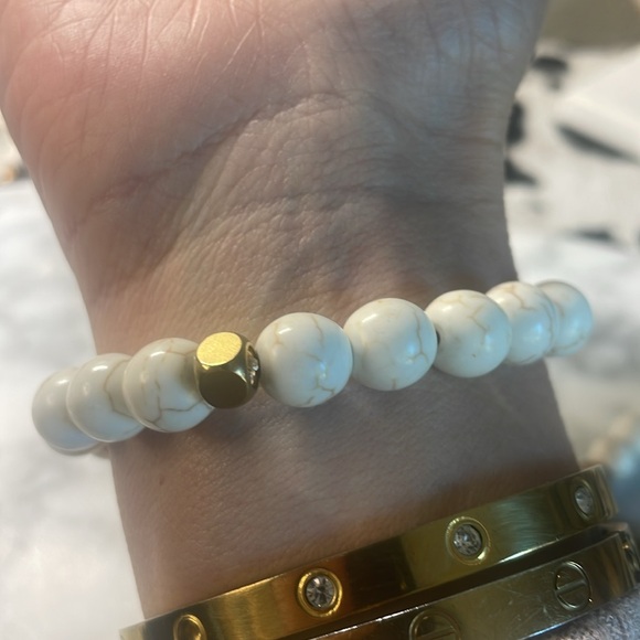 Tigers eye, bronze hematite & Howlite bracelet - Picture 4 of 5